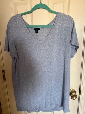 Halogen Light Gray V-Neck Short Sleeve Tee